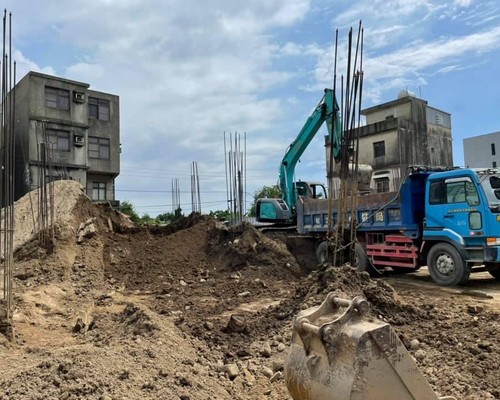 苗栗怪手工地填土, 苗栗挖土機填土, 苗栗基礎回填